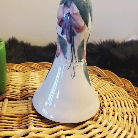 Linden‎ Hills Pottery Studio Trumpet Vase Hand-painted Fuscia Floral - Picture 2 of 6